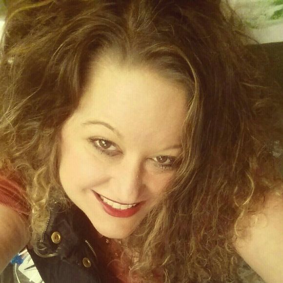 Meet your Posher, Renee - Picture 1 of 1